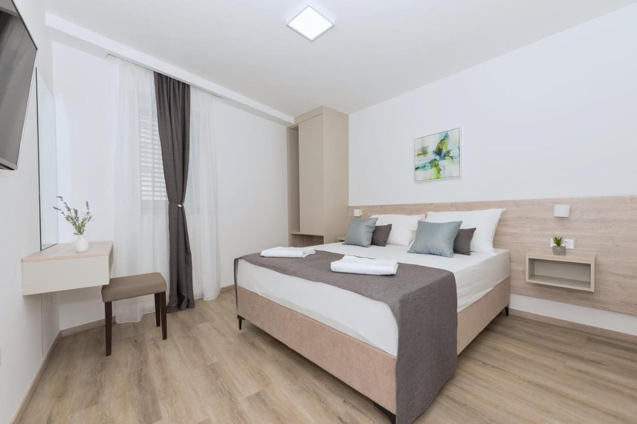 Apartments By The Sea Makarska - 19134 Zewnętrze zdjęcie